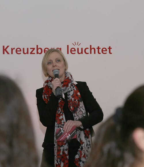 Kreuzberg leuchtet Dialog